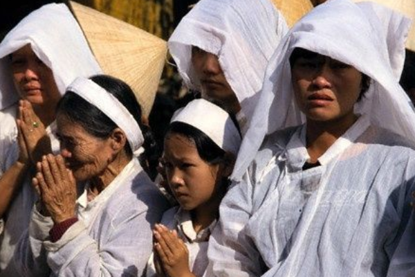 传统葬礼上,人死后为啥要停尸三天才下葬呢 传统葬礼上,人死后为啥要停尸三天才下葬呢